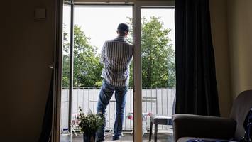 Emotionaler Einzug in ein neues Leben: Wohnungsloser Marcel (32) bekommt Zuhause
