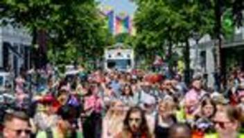 CSD in Köln: Rund 1,5 Millionen demonstrieren zum Christopher Street Day in Köln