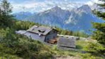 Alpenhütte aus der Kindheit: Der Junge in Lederhosen kehrt zurück