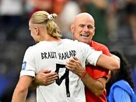 es war nicht immer so: warum bei erling haaland braut auf dem trikot steht