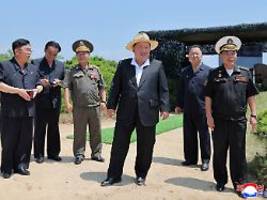 Wille zu absoluter Macht: Nordkoreas Machthaber Kim beaufsichtigt Waffentests auf Marinezerstörer