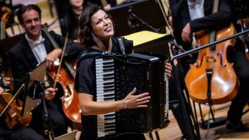 Elbphilharmonie: Das Akkordeon als Star und eine Frau, die wie im Rausch spielt