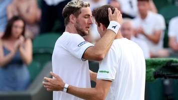 wimbledon live! dramatisches hurkacz-ende: struff erreicht viertelfinale