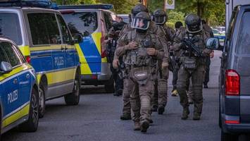 sek-einsatz nach einbruch in billstedt: polizei nimmt verdächtigen fest