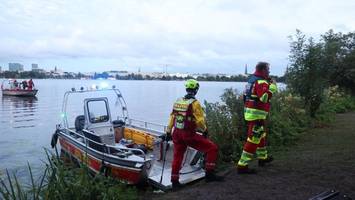 Schwimmer ruft um Hilfe, geht unter – und wird wiederbelebt