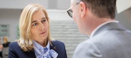Bundesgesundheitsministerin Warken besucht die Uniklinik