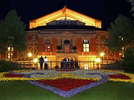 150. Richard-Wagner-Festspiele: Welcome dear Wagnerianers – this is a „Schienenersatzverkehr“!