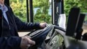 mangel an busfahrern: verkehrsbranche droht mangel an busfahrern