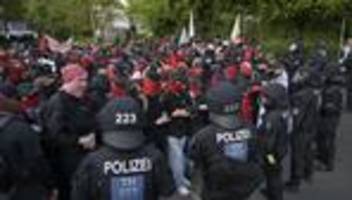 nach großeinsatz in erfurt: innenminister spendiert sonderurlaub für polizisten