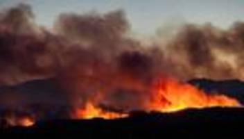 Schwieriger Kampf gegen Feuer: 10.000 Menschen fliehen vor Flammen in Südfrankreich