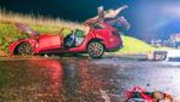 Verkehr: Zwei schwere Unfälle bei Regen auf der A8 bei Neuhausen