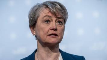 „enormes risiko“: britische außenministerin warnt vor ki-version von hiroshima