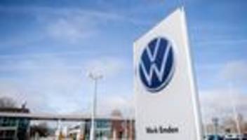 appell aus ostfriesland: kommunalpolitiker fordern standortgarantie für vw-werk emden