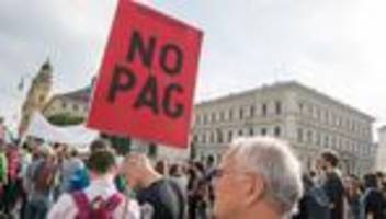 Gewahrsam und Handgranaten: Bundesverfassungsgericht prüft Bayerns Polizeigesetz