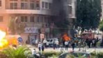emmanuel macron in syrien: explosionen nahe macrons hotel vor treffen mit al-scharaa