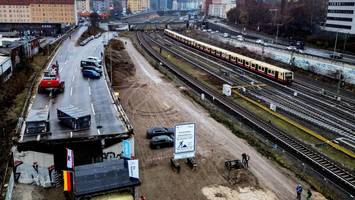 Neue Ringbahnbrücke nimmt Form an – Millimeterarbeit mit 320 Tonnen