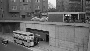 Warum Berlins Stadtautobahn A100 eigene Bushaltestellen hat