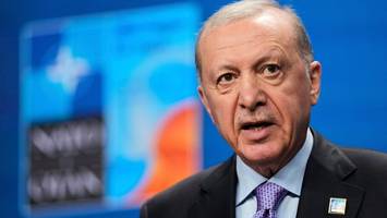 die nato zu gast bei erdogan: jetzt hilft nur augen zu und durch