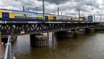 Nach neun Jahren: Metronom feiert Comeback auf Strecke Hamburg–Cuxhaven