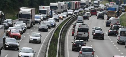 Stau auf der B17: Autofahrer brauchen in Augsburg gerade Geduld