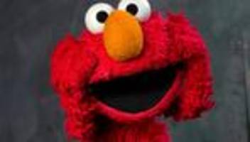 «Tagesschau» mit Monster?: Susanne Daubner lädt Elmo in ihre letzte Sendung ein