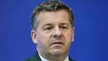 Sachsen-Anhalt: Sachsen-Anhalts Ministerpräsident grenzt sich von AfD und Linken ab