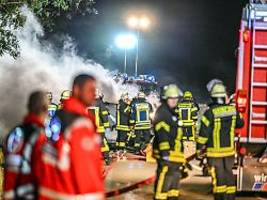 Auto brennt nach Crash aus: Zwei Tote bei abgebrochenem Überholmanöver in Baden-Württemberg