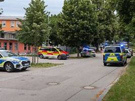großeinsatz in oberbayern: 16-jähriger verletzt zwei mädchen bei amoktat an gymnasium