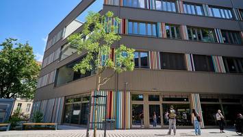 Howoge übergibt neue Schule in Berlin-Mitte: „Endlich können die Kinder dort raus“