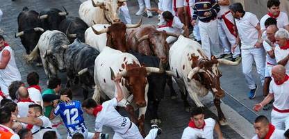 Stierhatz in Pamplona: Das steckt hinter dem umstrittenen Brauch