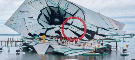 Violettas Schicksal im Spiegel: Bregenz startet die Festspiele mit einem Rekord
