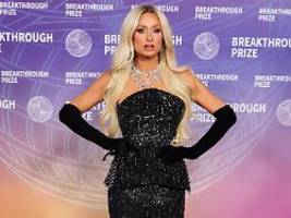 Gekämpft und gebetet: Paris Hilton feiert Schließung ihres Albtraum-Internats