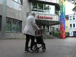 Gericht will Gutachten einholen: Prozesse um Sparkassen-Einbruch mit Millionenbeute vorerst ausgesetzt