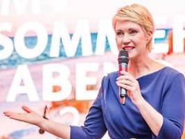 Grüne in Umfrage im Landtag: Schwesig-Aufwind macht Rot-Rot-Grün im Norden wieder möglich