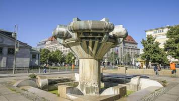 brunnen am kadewe: verschwindet der schandfleck? bezirk macht hoffnung