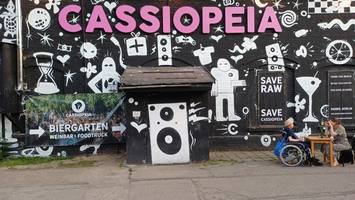 raw in gefahr: das ist die irre lichtshow des bedrohten clubs cassiopeia