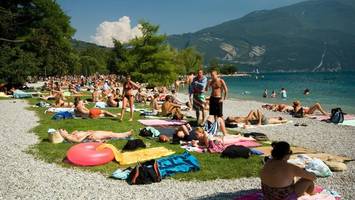 „Verletzungsrisiko“: Urlaubsort am Gardasee verhängt Ballverbot am Strand