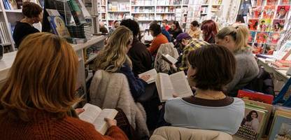 buchmarkt: junge menschen verlieren interesse am lesen