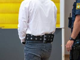 Prozess nach Angriff mit Axt im ICE: Beschuldigter soll auf unbestimmte Zeit in Psychiatrie bleiben