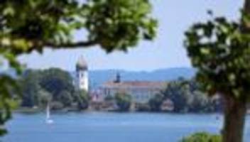 Schreckmoment in Oberbayern: Rauch auf Chiemsee-Schiff - Fahrgäste müssen von Bord
