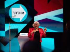 Extrem tragischer Vorfall: Erzkonservative Brexit-Politikerin tot - Polizei meldet Festnahme