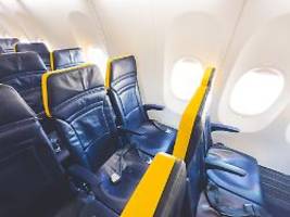 Kopf von Passagier ragt heraus : Fensterscheibe zerbricht auf Ryanair-Flug nach Memmingen