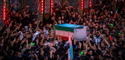 Irans oberster Führer Ali Khamenei beerdigt