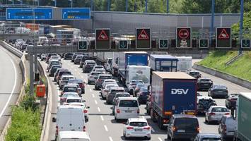 ferien, gutes wetter und wochenende – zahlreiche staus rund um hamburg