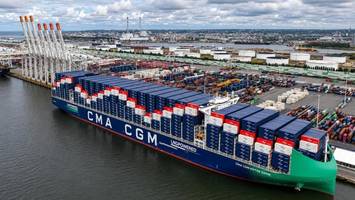 Hamburg erwartet Containerriesen und legendäre Kreuzfahrtschiffe