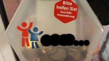 mann klaut spendenbox in drogeriemarkt – polizei findet messer und postpäckchen