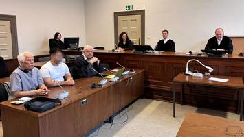 notruf dokumentiert die tat: eifersüchtiger ex sticht auf neuen freund ein