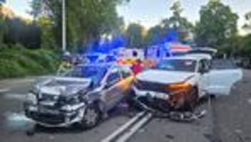 Crash in Innenstadt: Frontalzusammenstoß in Stuttgart - Verletzte