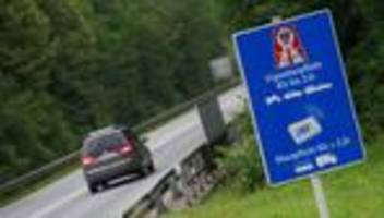 Das kann teuer werden: Welche Kostenfallen lauern auf Autofahrer im Ausland?