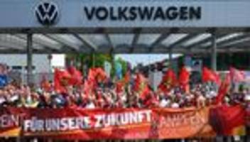 Krise der Autobauer: VW-Betriebsrat sieht Vertrauensverlust in Belegschaft